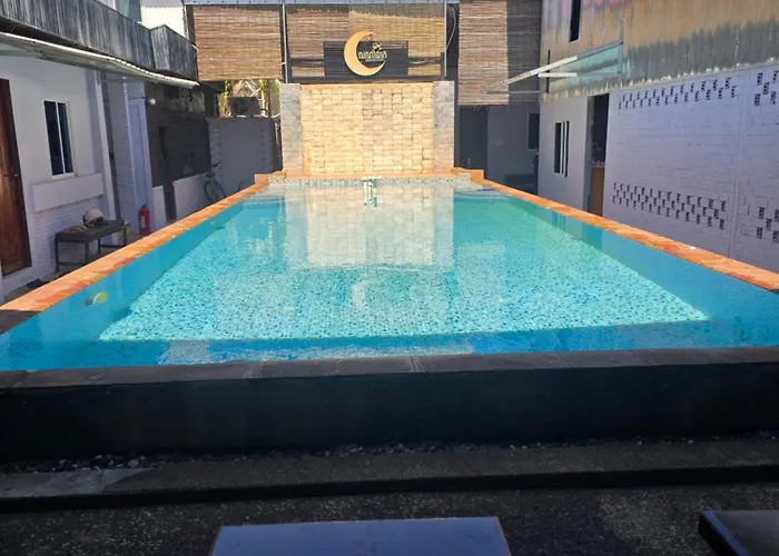 Hostel Lunar Park